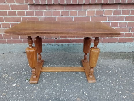 Vintage houten salontafel met mooie poten - 1