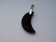 40x20x4mm Black/white Stripes Agate Half-moon kettinghanger met zilverkleurig klemmetje