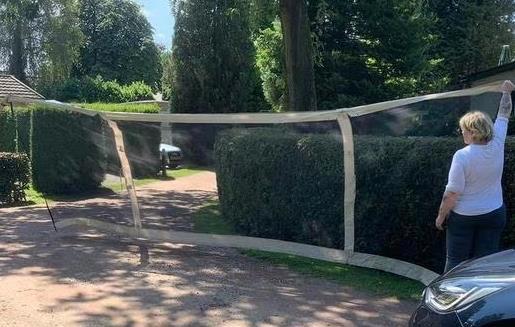 2x Gordijnen tegen insecten voor party tenten van 3x3 meter - 1