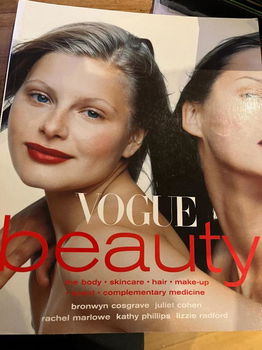 Katherine Philips - Vogue Beauty (Engelstalig) Nieuw - 0