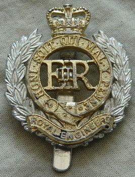 Embleem Uniformpet / Cap Badge, Royal Engineers - Queens Crown, Engeland, jaren'70.(Nr.1) - 0