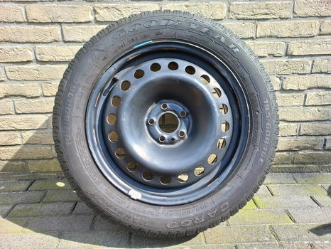 16 inch velg met een Goodyear Cargo Marathon zomerband 195/60R - 0