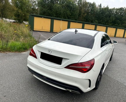 Mercedes-Benz CLA Coupé 180 - 1