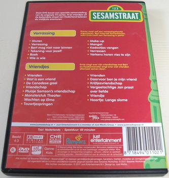 Dvd *** SESAMSTRAAT *** Verrassing en Vriendjes - 1