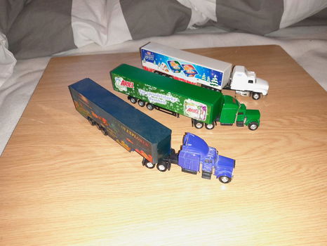 3 amerikaanse truck combinaties. - 2