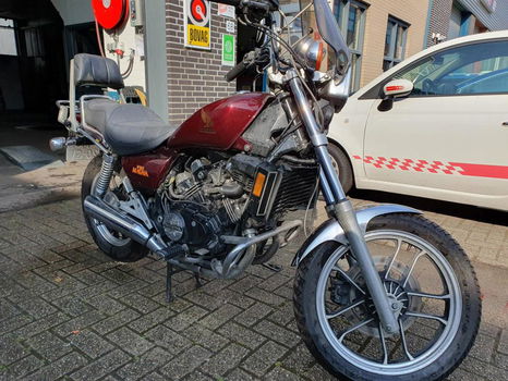 Honda VF 500 C Magna V30 1984 - 1