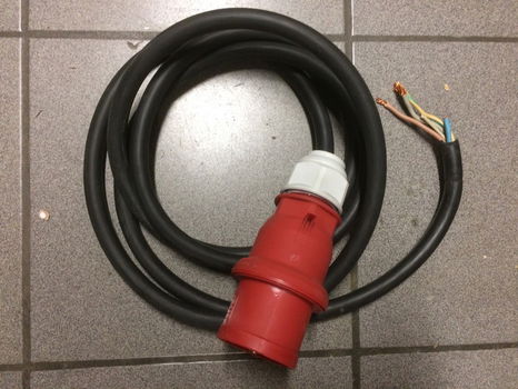 Nieuwe 5 polige stekker 380 Volt/32 Amp. met 3 meter kabel H07RN-F 5G4 - 0