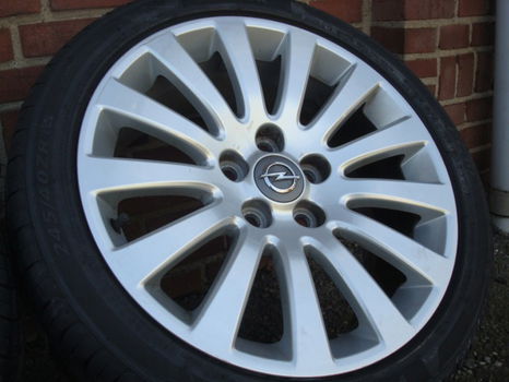 18'' inch Opel Velgen en Banden Steek 5x120 - 1