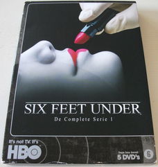 Dvd *** SIX FEET UNDER *** 5-DVD Boxset Seizoen 1