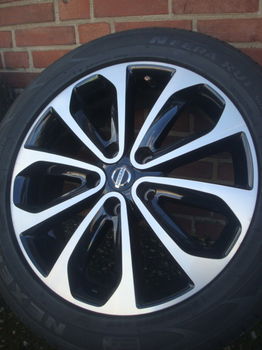 18’’Inch Originele Nissan Qashqai Velgen en Banden 5x114.3 - 1