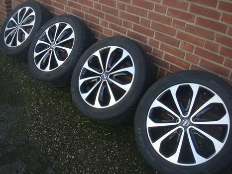 18’’Inch Originele Nissan Qashqai Velgen en Banden 5x114.3 - 2