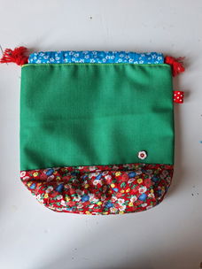 Projectbag 22 x 21 groen met kleine bloemetjes