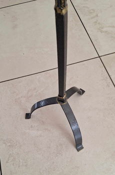 Te koop zwart metalen kandelaar (totale hoogte: 82,5 cm). - 4