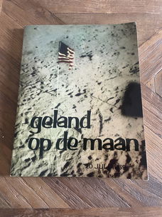 Geland op de maan - TJ.E. de Vries