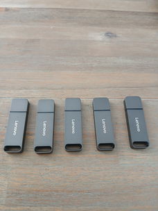 Nieuwe USB Sticks 61.0 TB