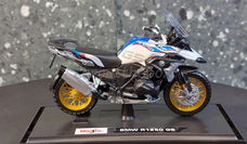 BMW R1250 GS wit 1/18 Maisto MA263