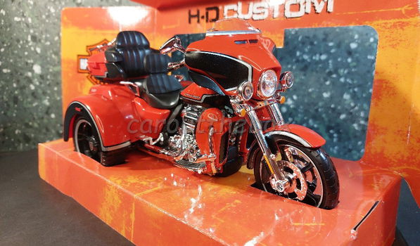 Harley Davidson CVO Tri Glide 2021 oranje 1/12 Maisto MA264 - 1