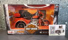 Harley Davidson CVO Tri Glide 2021 oranje 1/12 Maisto MA264 - 4 - Thumbnail