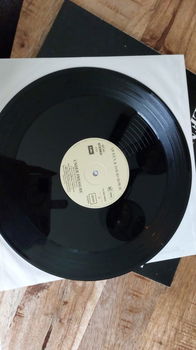 Vinyl Queen & David Bowie – Under Pressure - 1