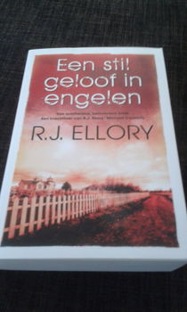 Een stil geloof in engelen - RJ Ellory - 0