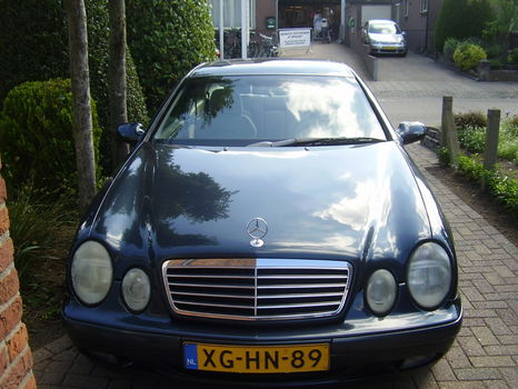 Te koop Mercedes 200 clk 1998 in nieuwstaat liefhebbersauto !! - 0