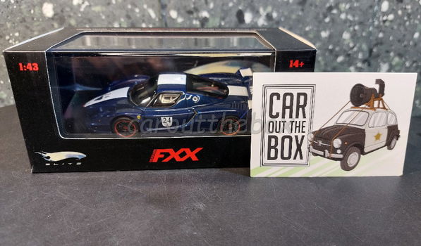 Ferrari FXX 2006 blauw / wit 1:43 Hotwheels Elite H402 - 4