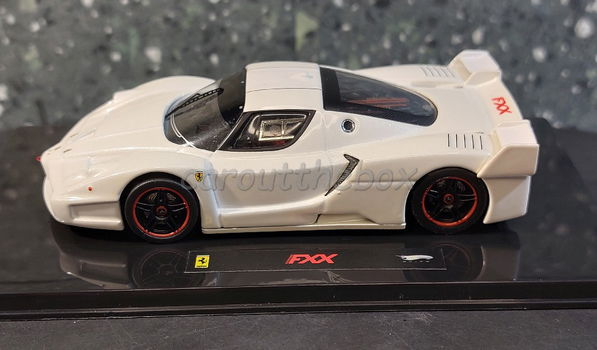 Ferrari FXX 2006 wit 1:43 Hot wheels Elite H404 - 1