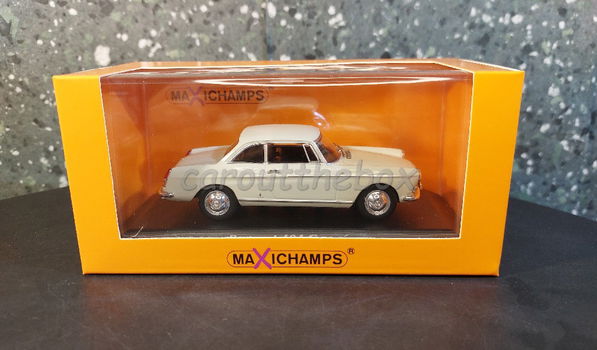 Peugeot 404 Coupé wit 1:43 Maxichamps max044 - 3