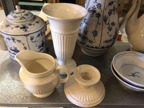 Wedgwood Mid-size Vaasje en Melkkannetje Edme - 0