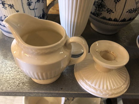 Wedgwood Mid-size Vaasje en Melkkannetje Edme - 2