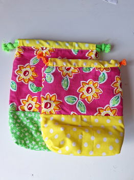 Projectbag zomerse bloemen roze met gele bloemen 22x21 cm - 2