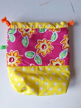 Sieradentasje, hobbytasje, projectbag zomerse bloemen roze met gele bloemen 18x17 cm - 0