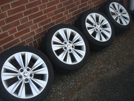 17’’Inch Originele Skoda Kodiaq Karoq Velgen en Banden - 2