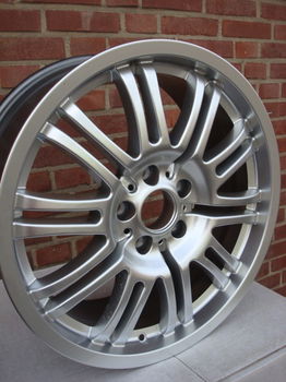 19'' inch BMW M3 Velgen Steek 5x120 - 1