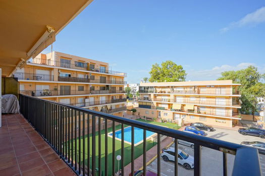 Uw eigen ruime Appartement in DENIA direct aan zee met parking en met - 4