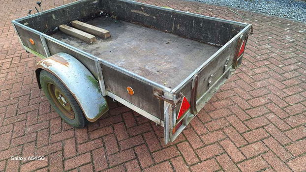 Aanhangwagen (bakwagen) 750 Kg enkelasser. - 2