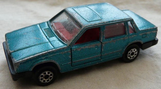 Modelauto, Majorette, Schaal 1:61, No.230 - Volvo 760 GLE - Metallic Dark Green, 1989.(Nr.1) - 0