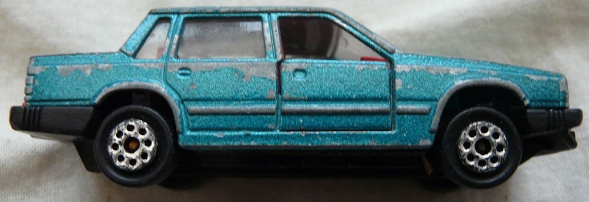 Modelauto, Majorette, Schaal 1:61, No.230 - Volvo 760 GLE - Metallic Dark Green, 1989.(Nr.1) - 6