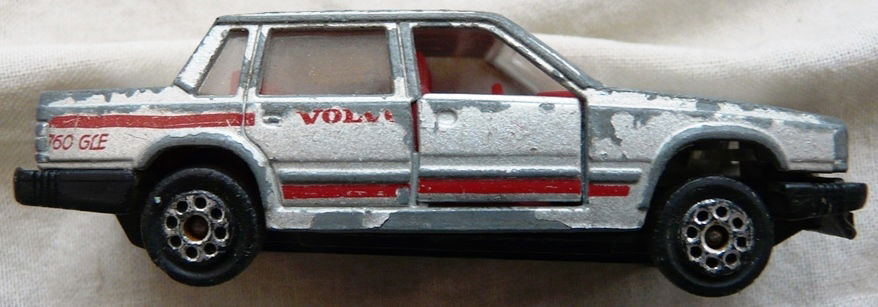 Modelauto, Majorette, Schaal 1:61, No.230 - Volvo 760 GLE - Silver, 1986.(Nr.1) - 5