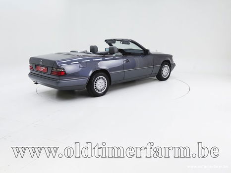 Mercedes-Benz E 220 Cabriolet '95 CH7838 - 1