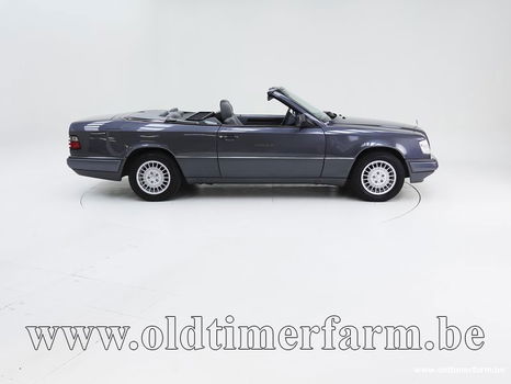 Mercedes-Benz E 220 Cabriolet '95 CH7838 - 2