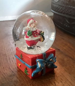 Kleine sneeuwbal met kerstman - mini-sneeuwbal - Kerstdecoratie - 0