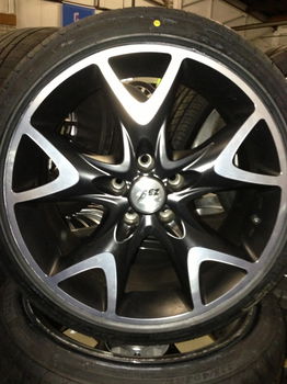 18''AEZ Y-Spoke Black Velgen en Banden Steek 5x112 - 7