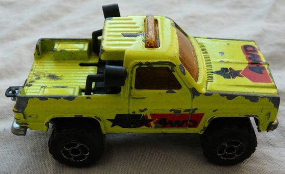 Modelauto, Majorette, Schaal 1:62, No.291 - Chevrolet Blazer 4x4 - fluo yellow, 1990-1991.(Nr.1) - 5