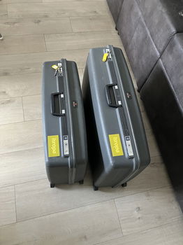 Te koop 2 x delsey hardcase koffers - 0