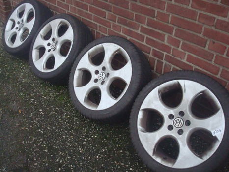 17 inch Originele VW GTI velgen en banden Kleber Maxxis 5x100 - 2