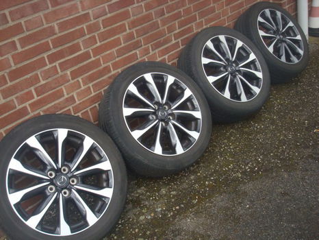 18 Originele Mazda Velgen + Banden Steek 5x114,3 - 2