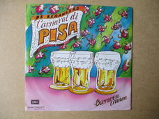 s0051 de behangers - carnaval di pisa