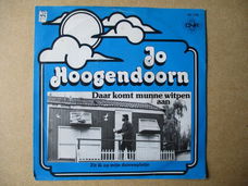 s0244 jo hoogendoorn - daar komt munne witpen aan