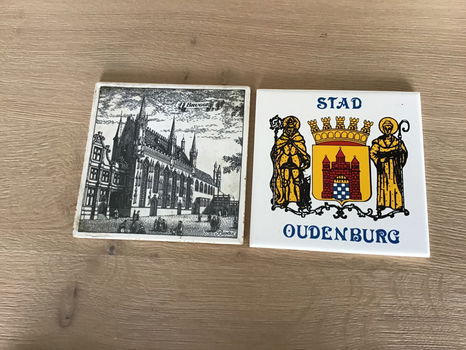 Tegel i.fallience m.tekening v.stadhuis v.Brugge.e.OUDENBURG - 0